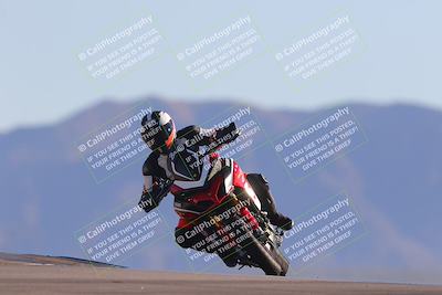 media/Nov-06-2023-Moto Forza (Mon) [[ce023d0744]]/3-Intermediate Group/Session 5 (Turn 9)/